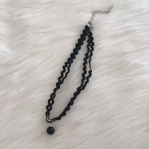 Black squiggle choker